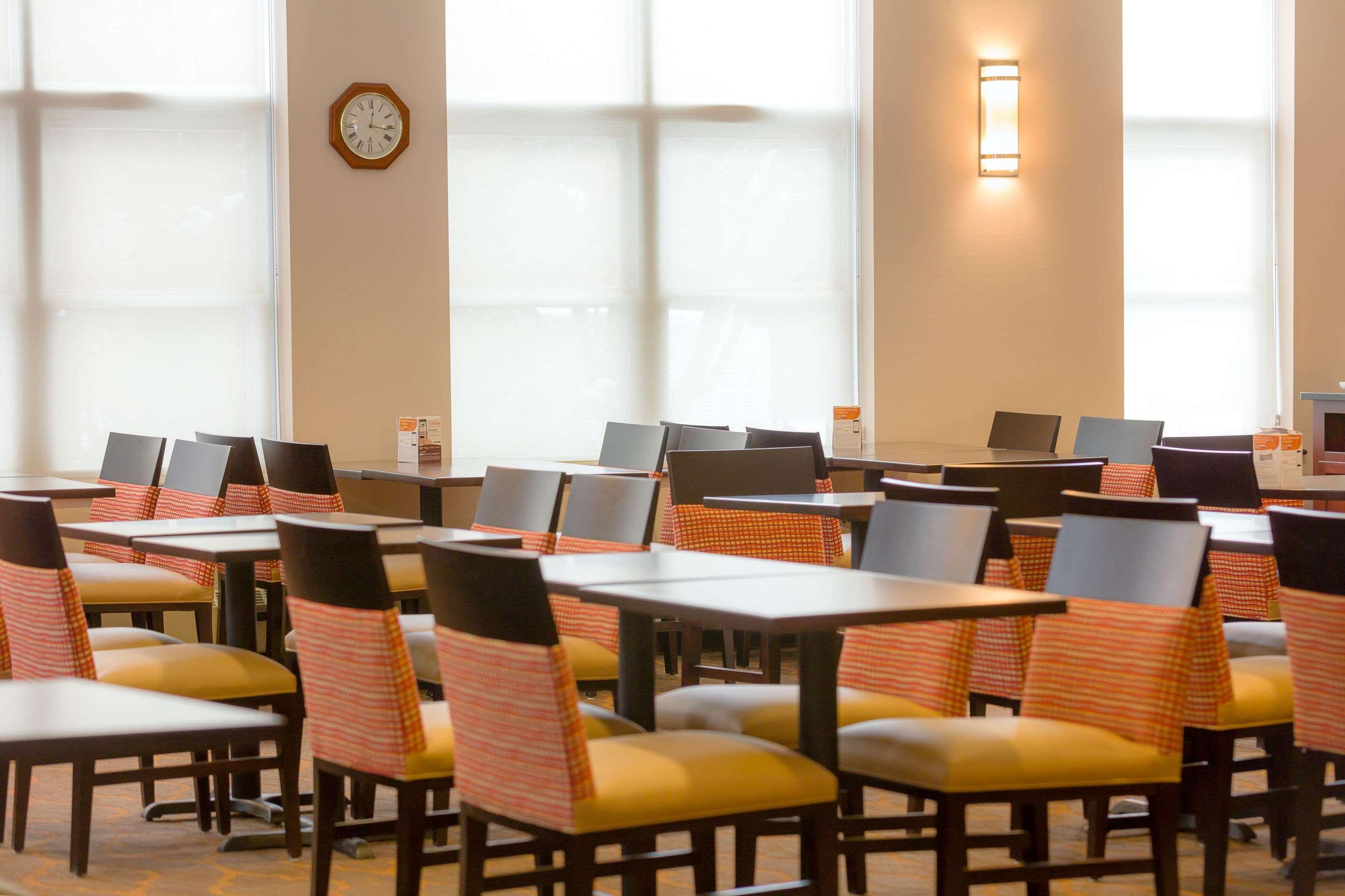 סנט ג'ונסבורי Comfort Inn & Suites Near Burke Mountain מראה חיצוני תמונה