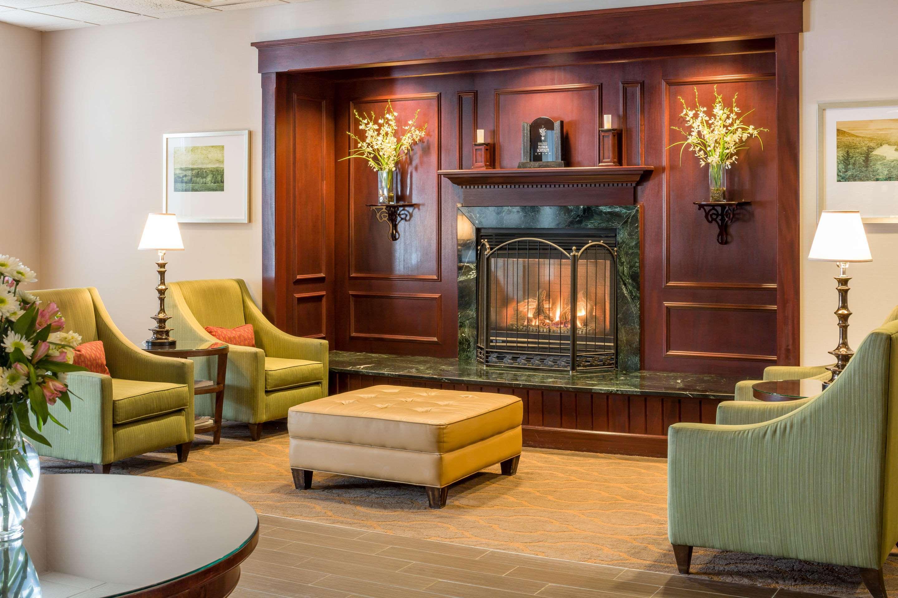 סנט ג'ונסבורי Comfort Inn & Suites Near Burke Mountain מראה חיצוני תמונה
