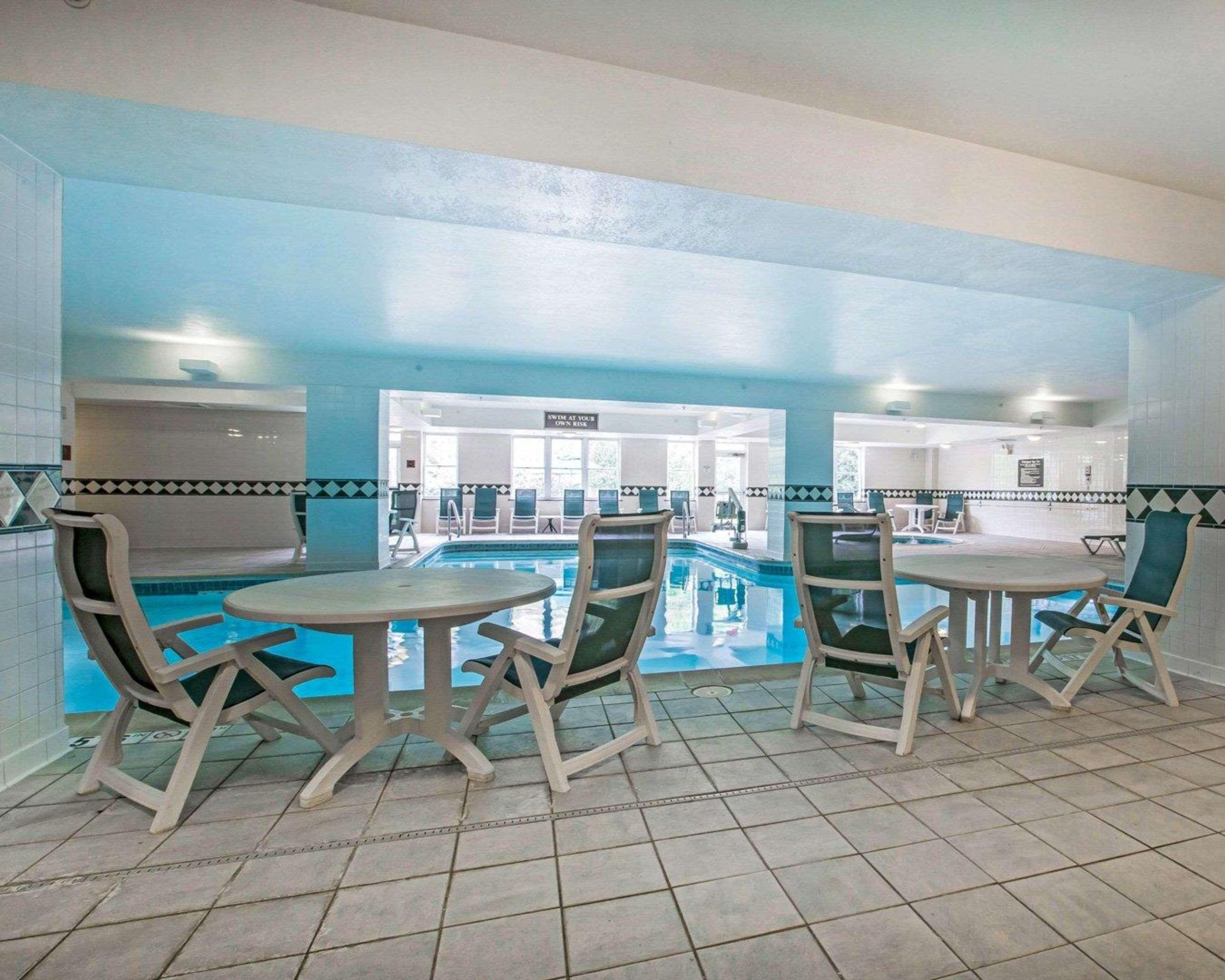 סנט ג'ונסבורי Comfort Inn & Suites Near Burke Mountain מראה חיצוני תמונה