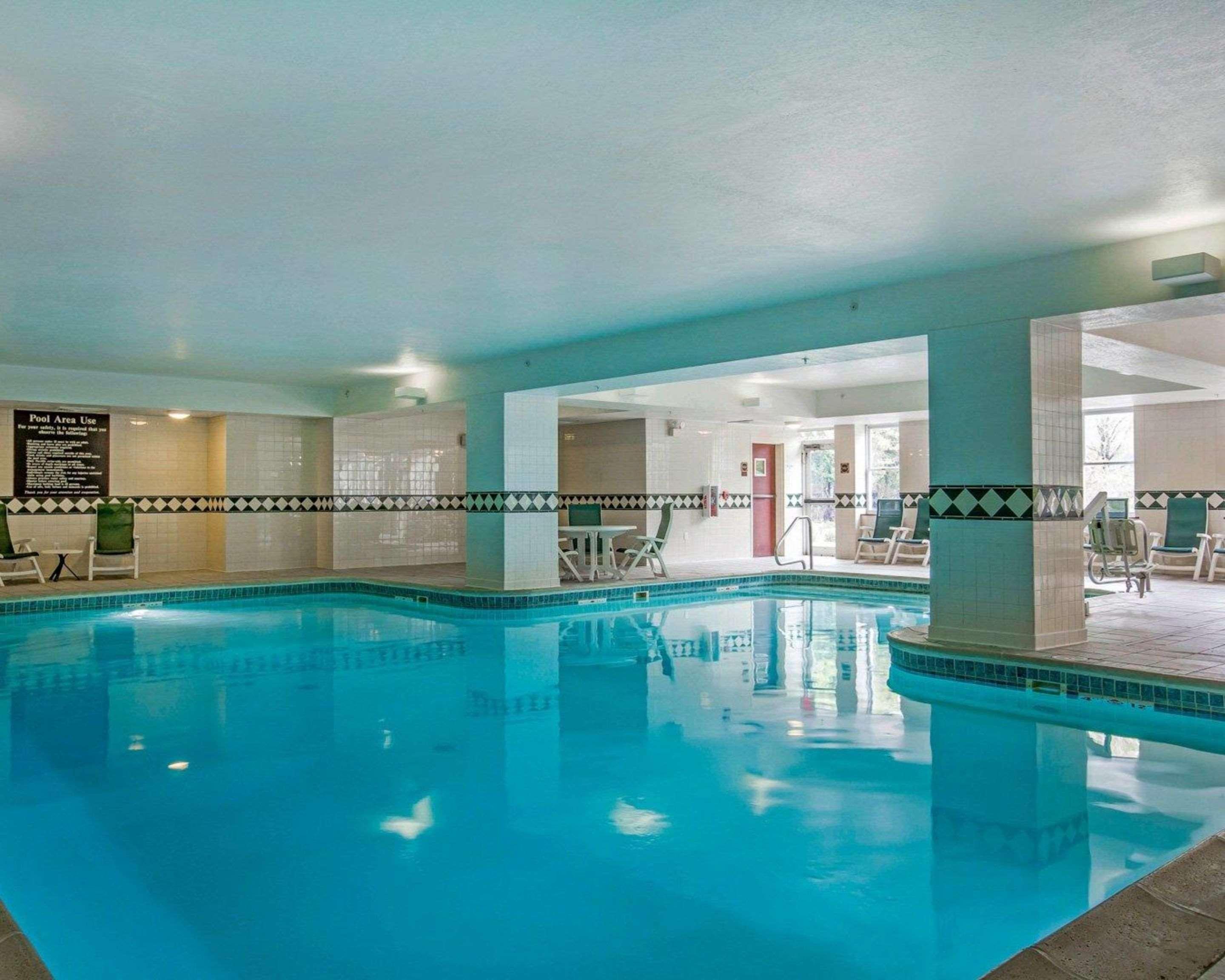 סנט ג'ונסבורי Comfort Inn & Suites Near Burke Mountain מראה חיצוני תמונה