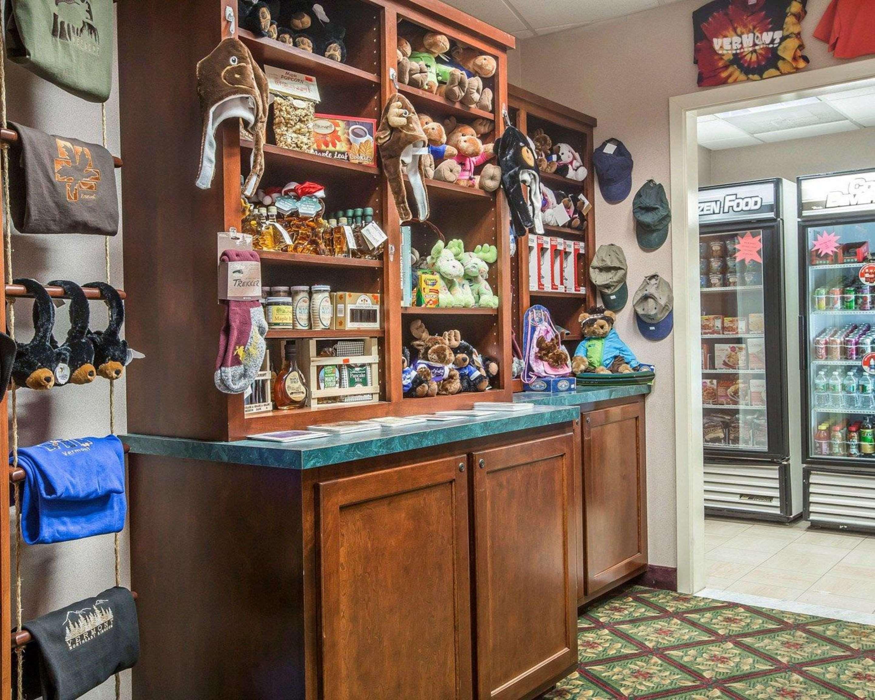סנט ג'ונסבורי Comfort Inn & Suites Near Burke Mountain מראה חיצוני תמונה