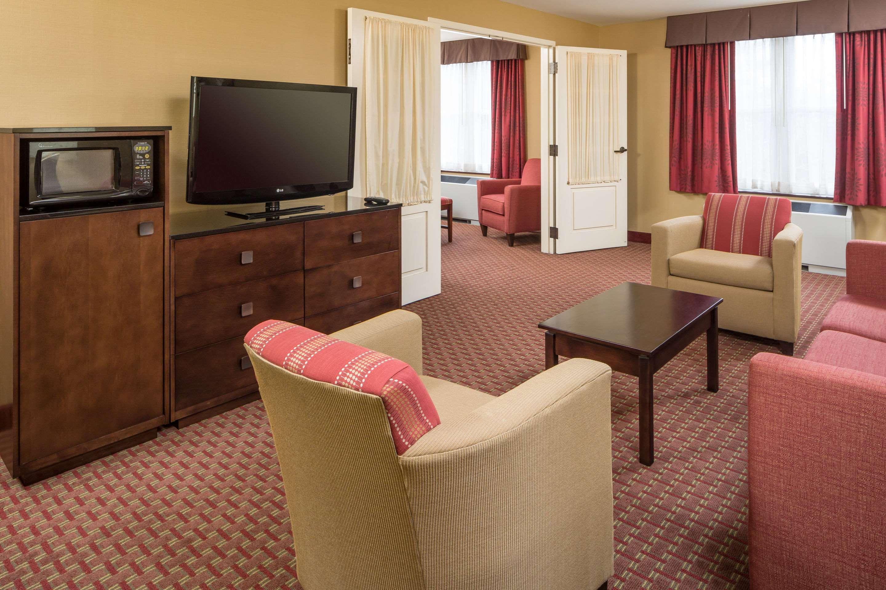 סנט ג'ונסבורי Comfort Inn & Suites Near Burke Mountain מראה חיצוני תמונה