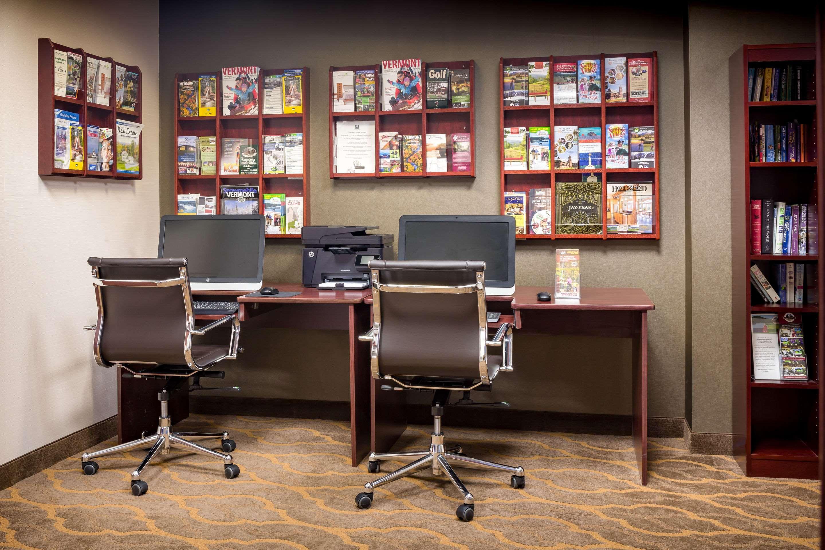 סנט ג'ונסבורי Comfort Inn & Suites Near Burke Mountain מראה חיצוני תמונה