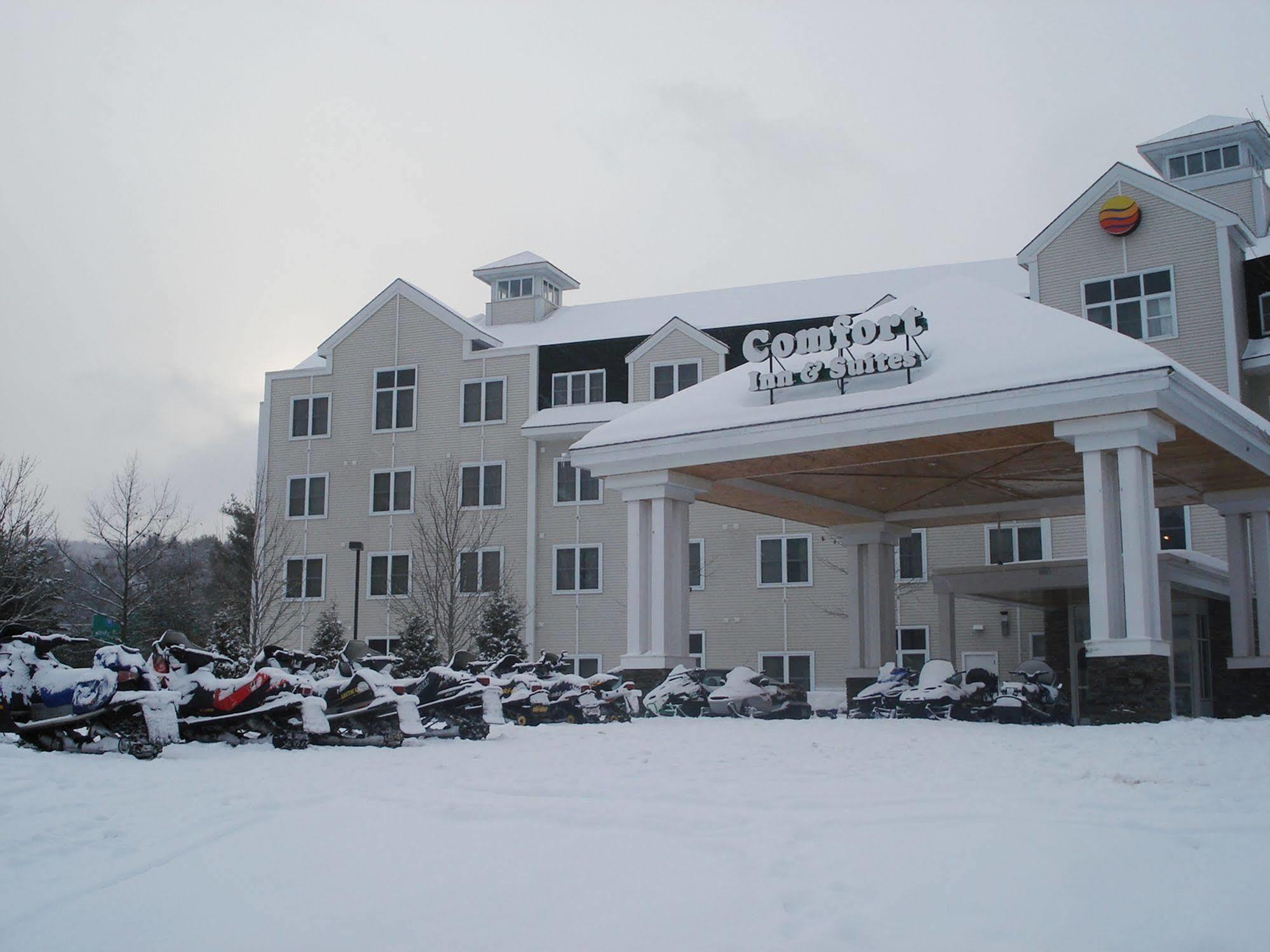 סנט ג'ונסבורי Comfort Inn & Suites Near Burke Mountain מראה חיצוני תמונה