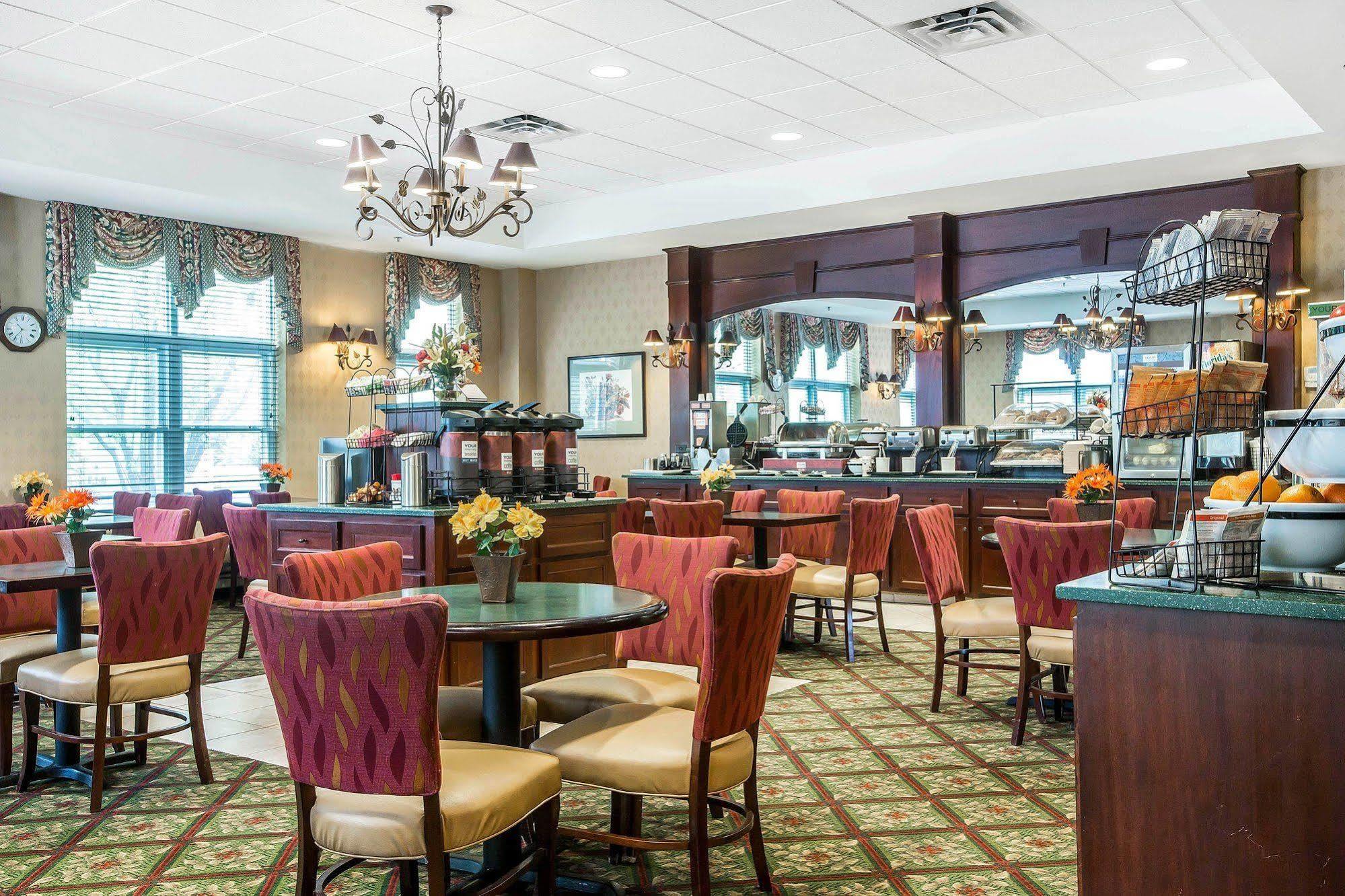 סנט ג'ונסבורי Comfort Inn & Suites Near Burke Mountain מראה חיצוני תמונה