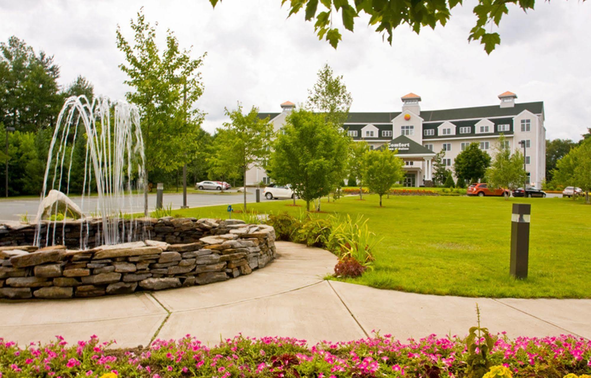 סנט ג'ונסבורי Comfort Inn & Suites Near Burke Mountain מראה חיצוני תמונה