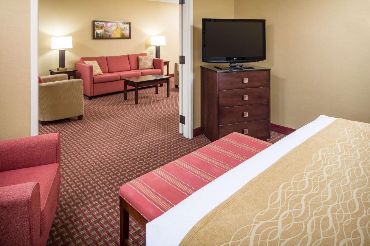 סנט ג'ונסבורי Comfort Inn & Suites Near Burke Mountain מראה חיצוני תמונה